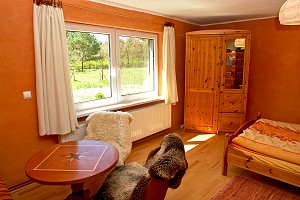 Wohnzimmer der Ferienwohnung in Warthe/Uckermark - Bild anklicken zum Vergrern (104 kByte)