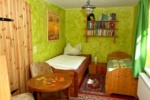 Kleines Ferienzimmer unserer Ferienwohnung - Anklicken zum Vergrern (155 kByte)