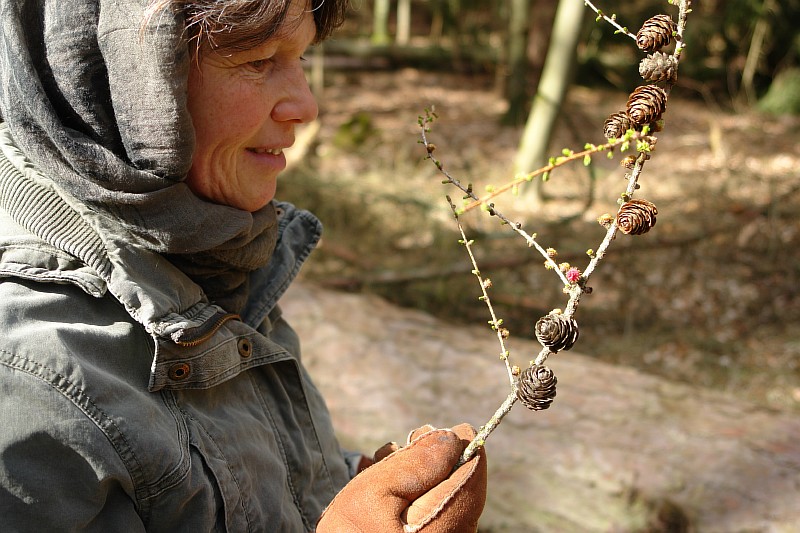12-Juliane-mit-dem-Laerchenzweig.JPG